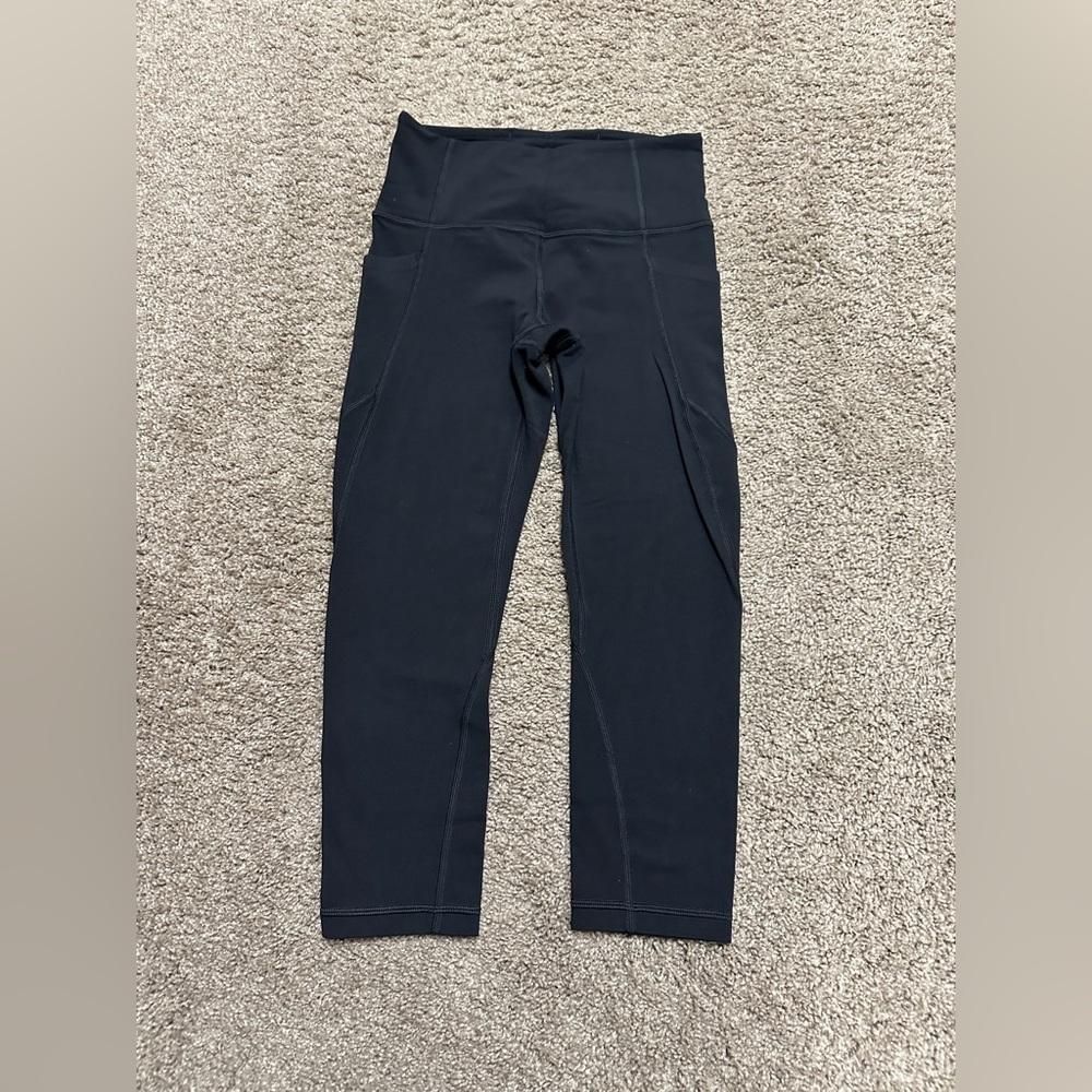 Athleta Salutation Stash Capri Length  Black Leggings, XS